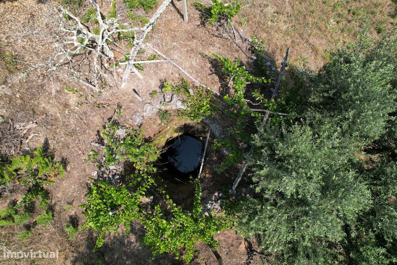 Terreno urbanizável de 4200m2, permite construção de moradia de 210m2-5