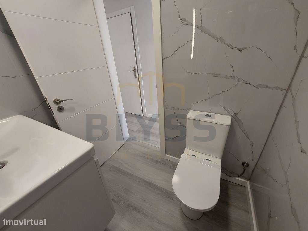 Apartamento T2 Totalmente Remodelado a poucos minutos das Praias da...-18