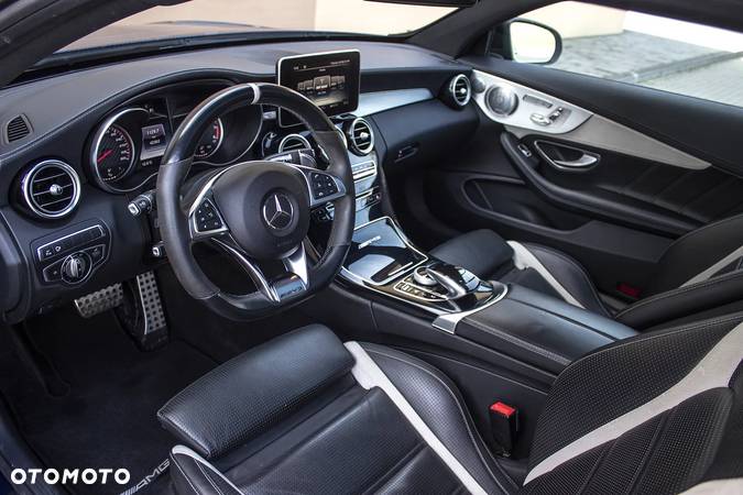 Mercedes-Benz Klasa C AMG 63 Coupe S AMG Speedshift 7G-MCT - 13