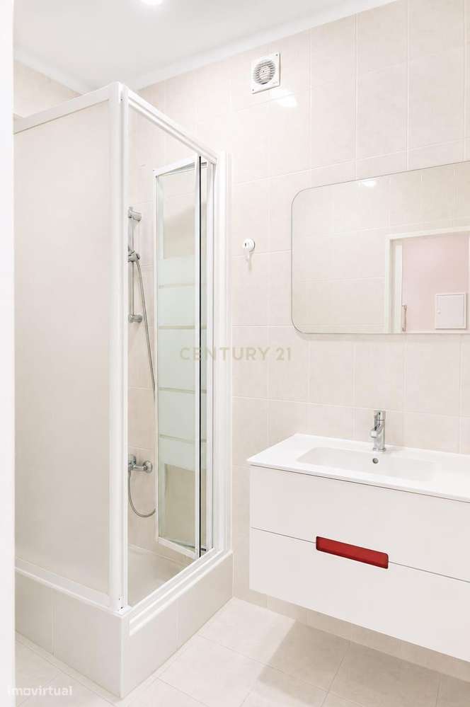 Apartamento T3 no Alto Seixalinho - Conforto, Luz e Potencial-14