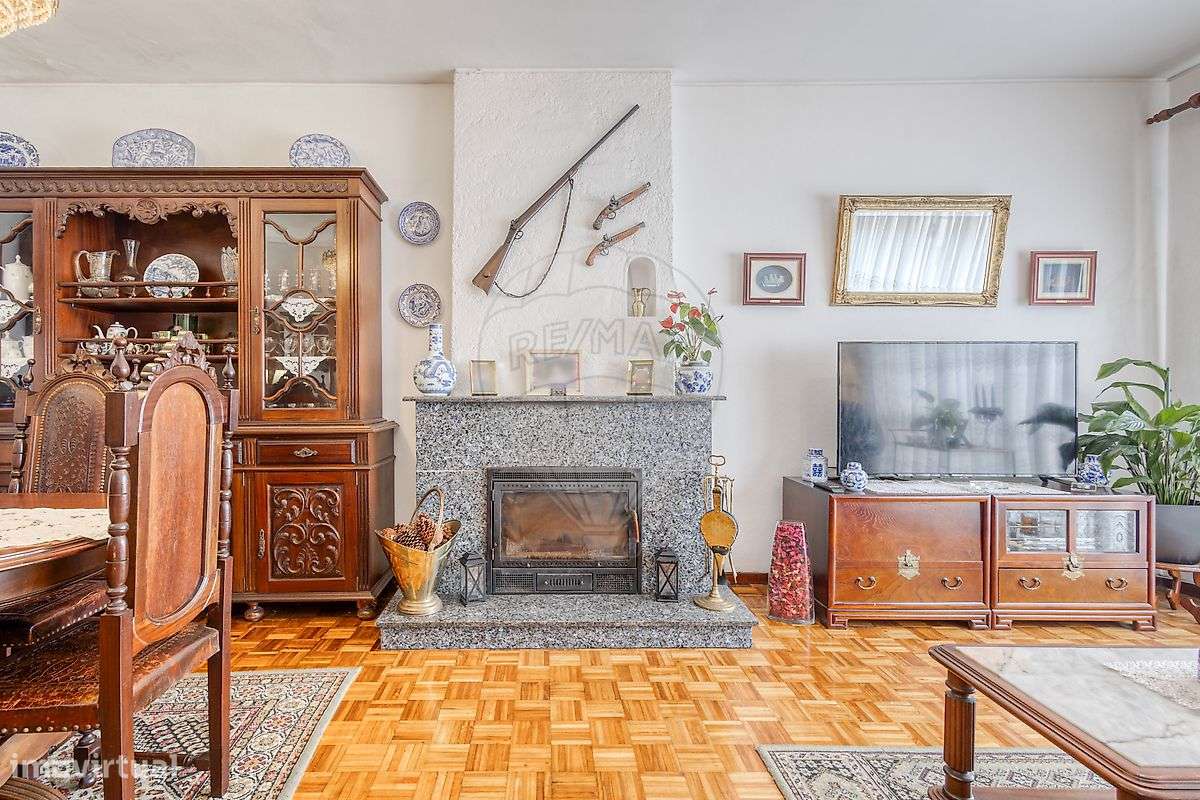 Moradia T5 para venda-0