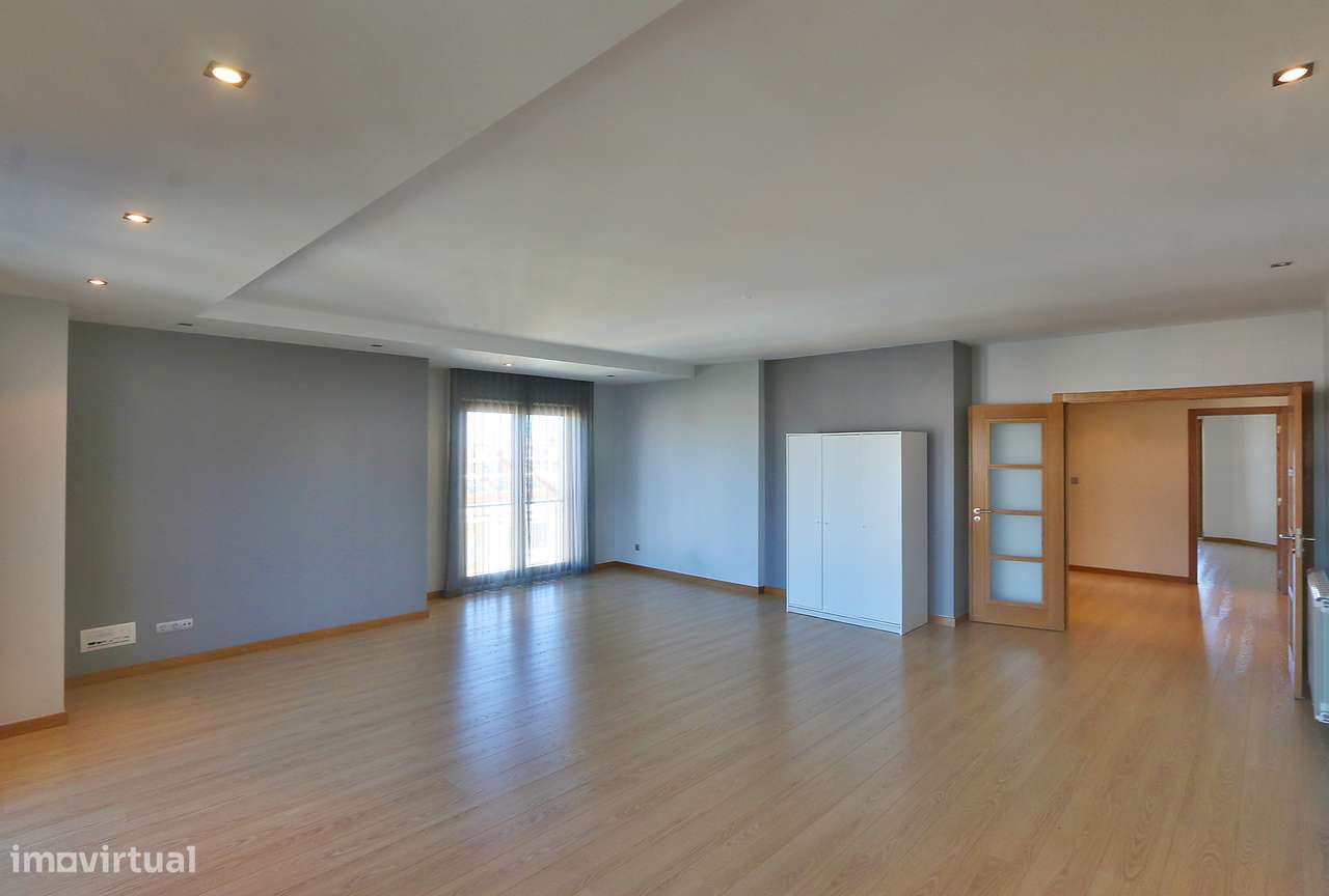 Apartamento T2 na Urbanização da Atalaia - Grande imagem: 5/26