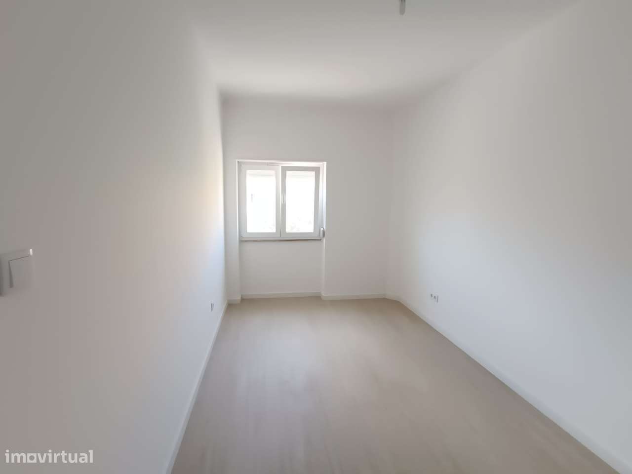 Apartamento T3 com varanda no Barreiro
