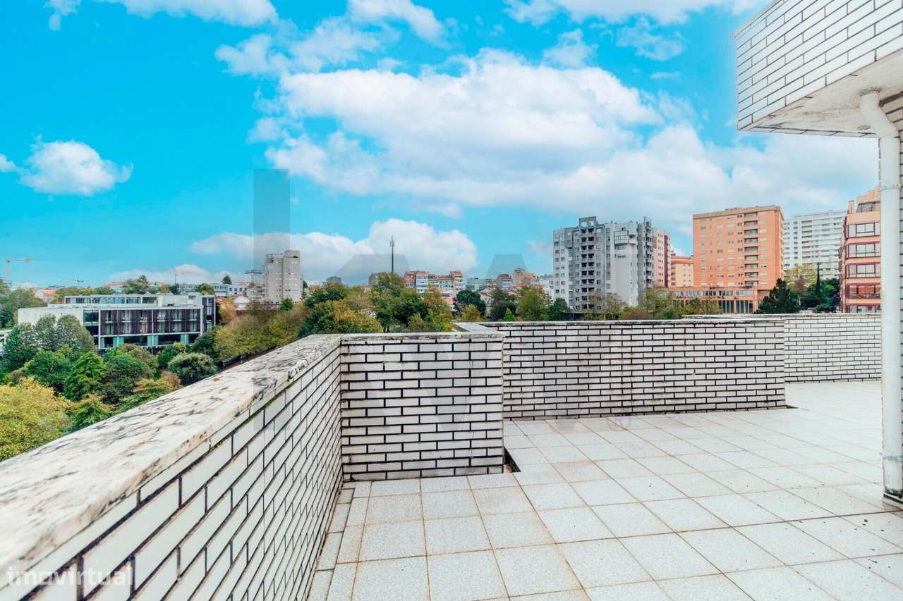 T3 c/ 127m2 Privativos e 101m2 de Terraços (Box + Lugar) | Santa Marin-15