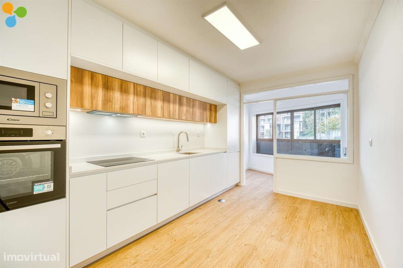 T2+1 Renovado com Varandas e Lugar de Garagem | Próximo da Rotunda da-5