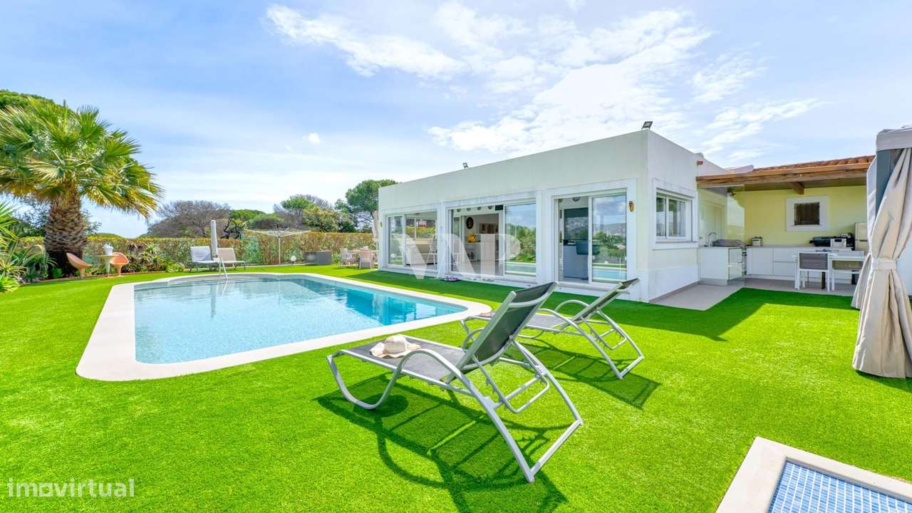 Moradia com 3 quartos e Chalé de 2 quartos, próximo da Quinta do Lago - Grande imagem: 2/47