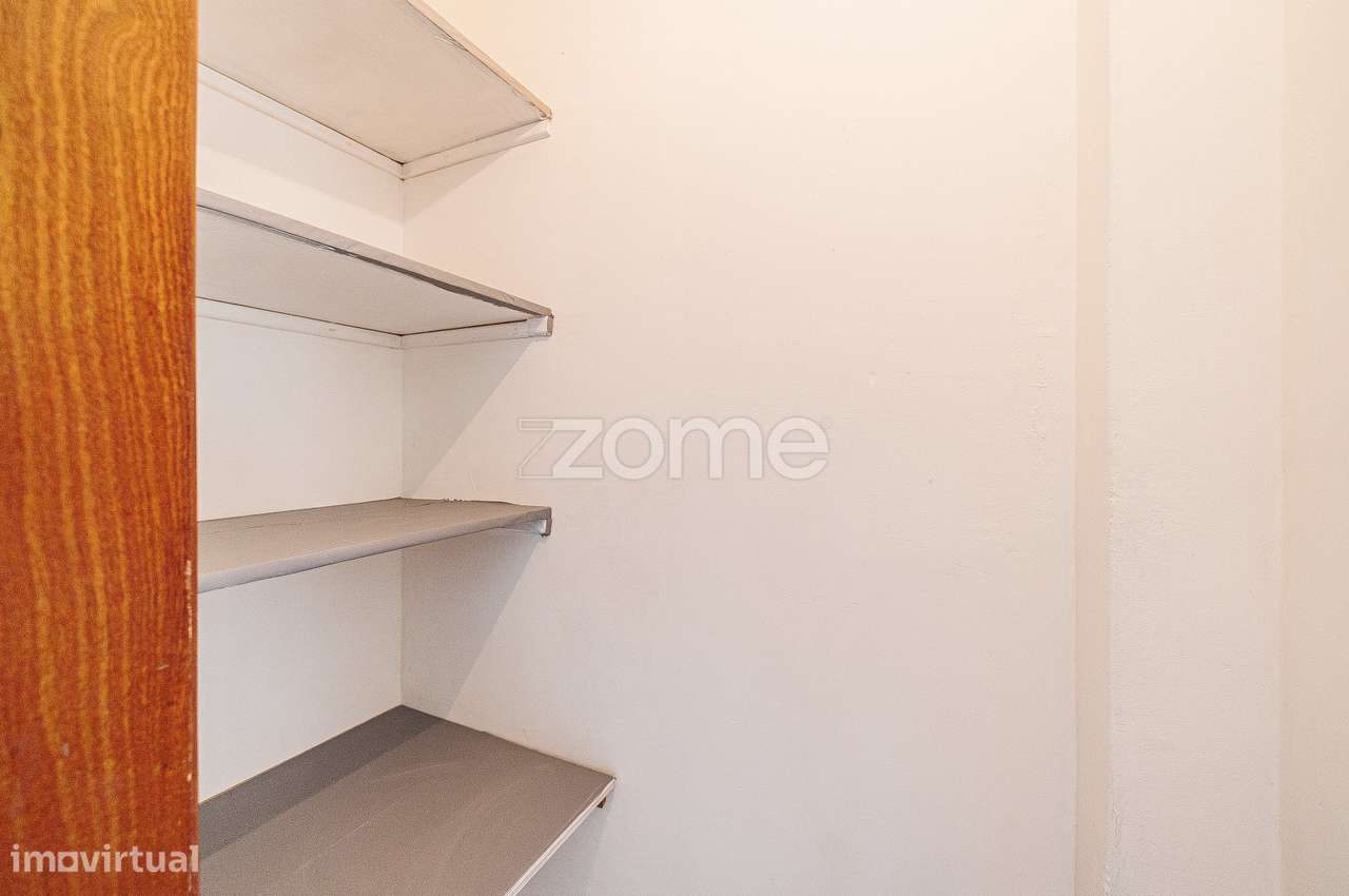 Apartamento T2 na Tapada das Mercês-33