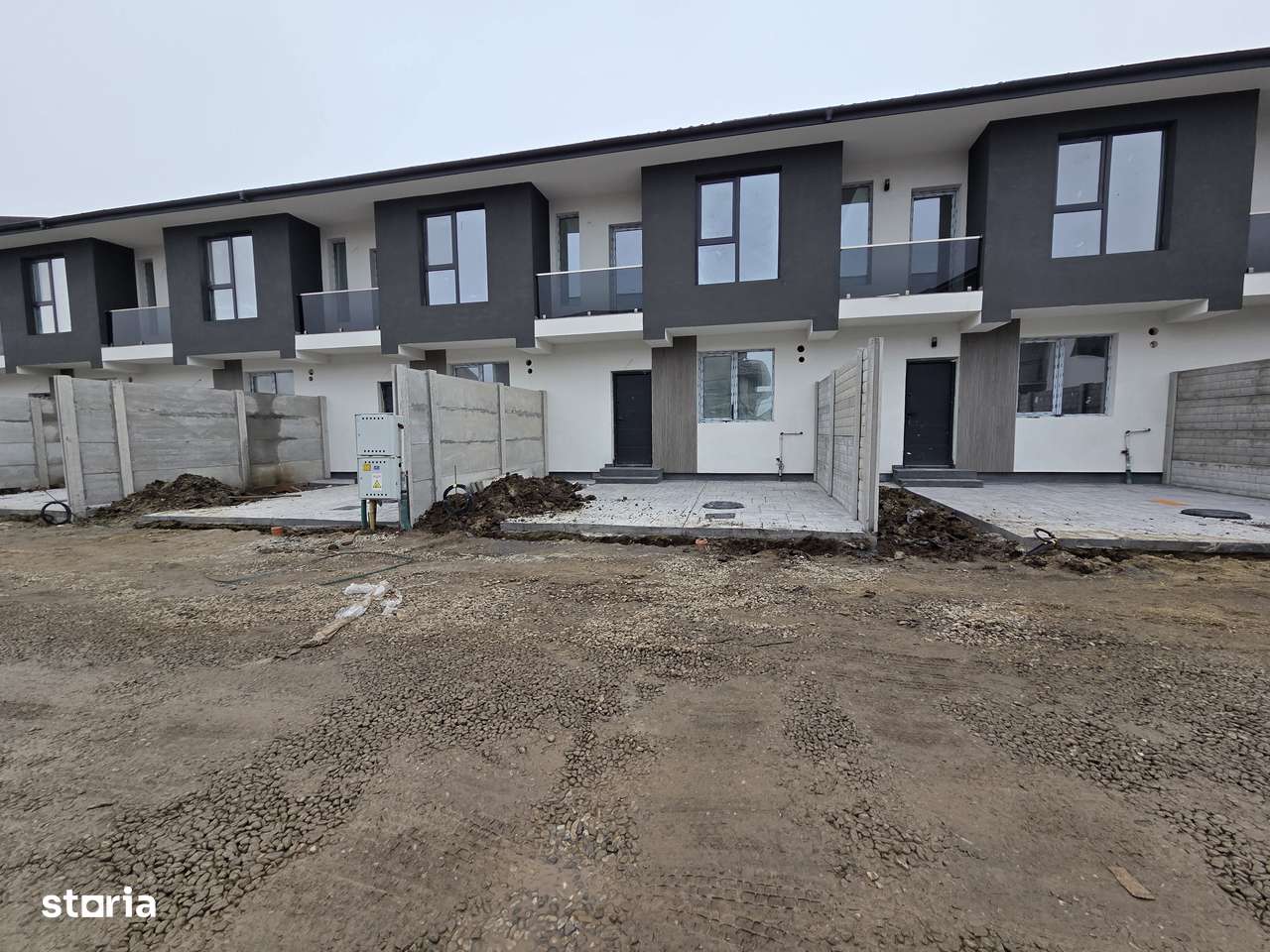 Casă 3 camere luminoasa bucătărie închisă, parcare COMISION 0 - Imagine principală: 3/19