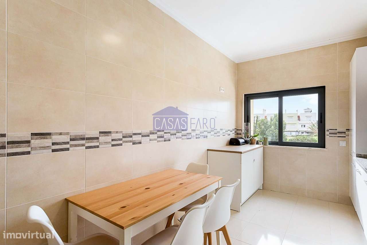 Apartamento T3 semi-novo nos arredores de Olhão na Zona Alta com estac-5
