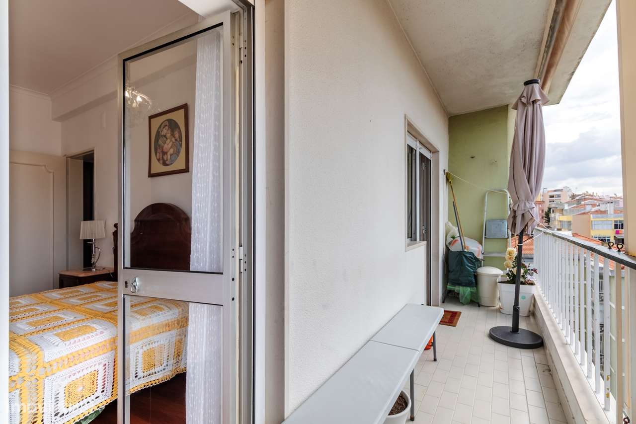 Apartamento T2+1 com Vista Desafogada | Cacém-20