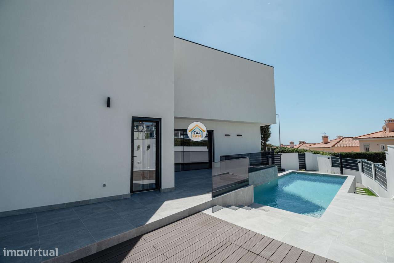 Moradia T4 Premium com Piscina e Cave Localizada em Abuxarda, Cascais - Grande imagem: 5/60