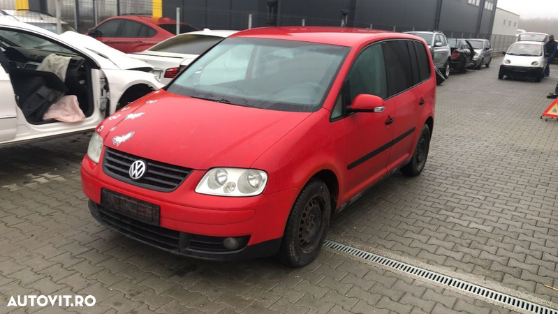 Dezmembram Volkswagen Touran 1.9 D an fabr 2006 - 3