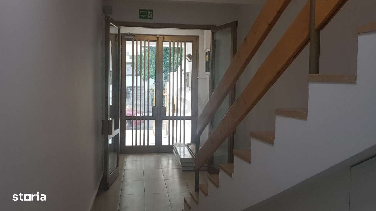 Vila de Vanzare I 10 Camere I Pretabila Comercial sau Birouri I Piata - Imagine principală: 3/12