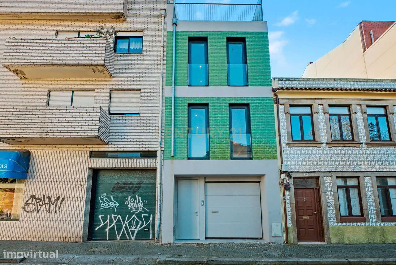 Luxuosa Moradia T4 em Matosinhos | elevador | 294,85m2-23