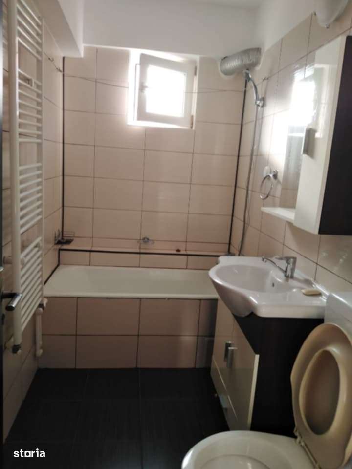Apartament 2 camere, zona Casa Armatei - locuibil, pret decent! - Imagine principală: 4/6