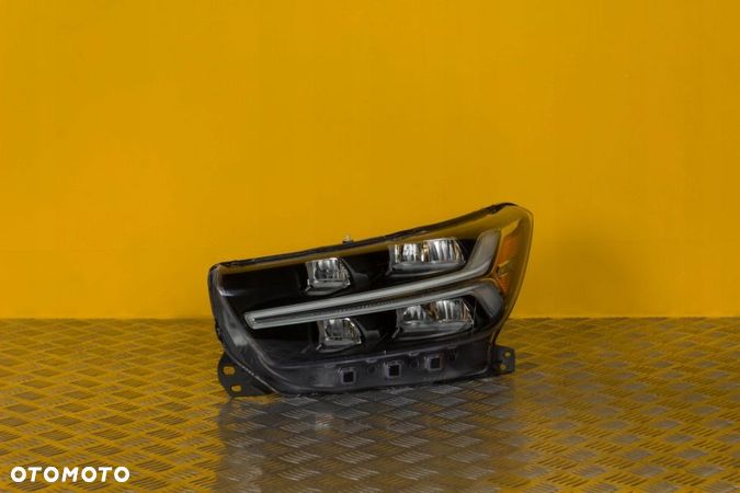 VOLVO XC40 2018- REFLEKTOR LAMPA MID LED L USA - 1