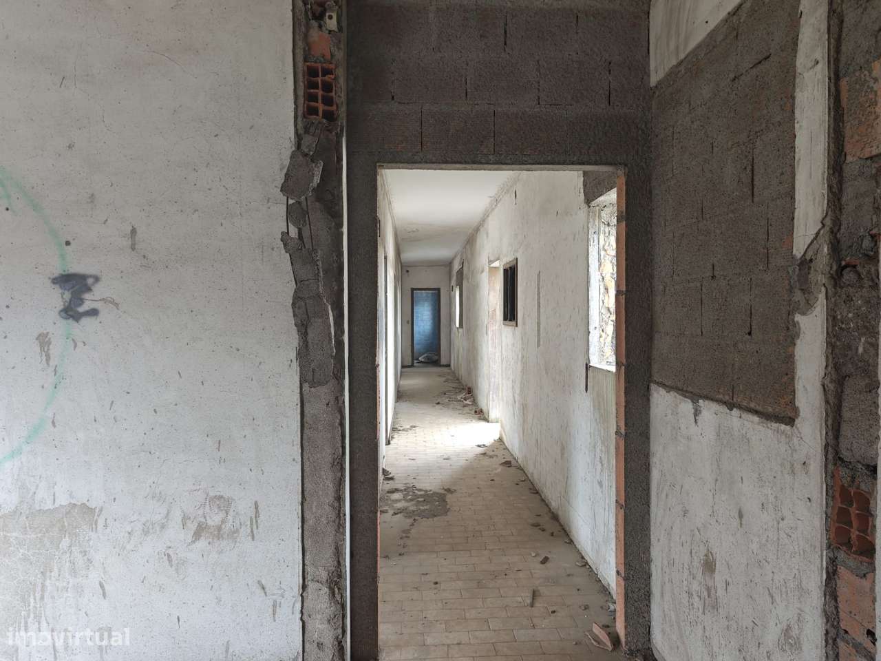 Edifício Inacabado com Enorme Potencial de Rentabilização-50