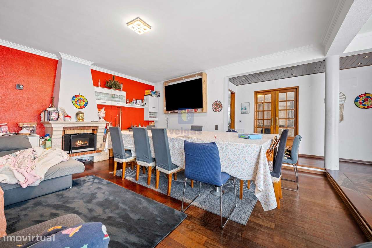 Prédio em Propriedade Total com Terraço, Garagens  no Montijo-8