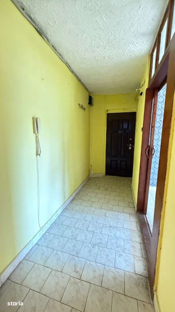 REPUBLICII zona CATEDRALEI 2camere decomandate, etaj4-acoperis! - Imagine principală: 5/10