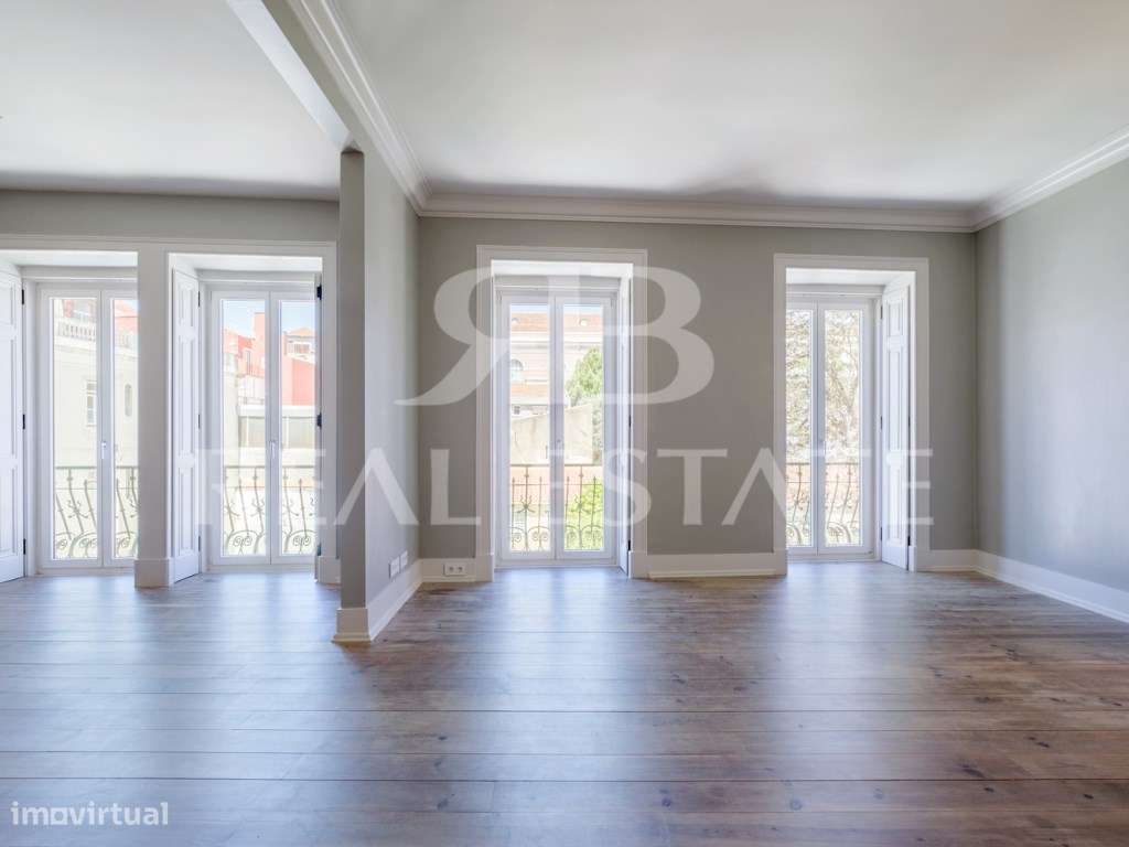 Fabuloso T3+2 com TERRAÇO + VISTA no PRINCIPE REAL - coração de Lisboa-12