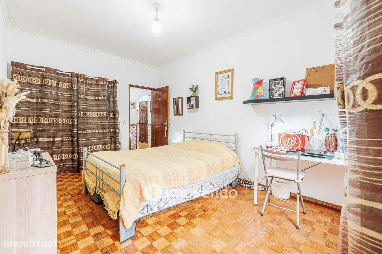 Apartamento T2 com arrecadação, em Agualva-19