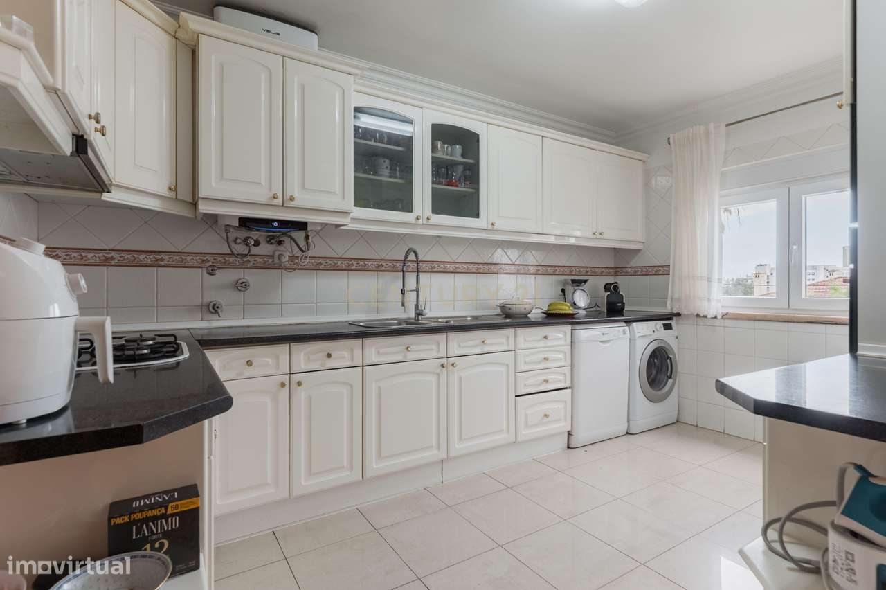 Moradia T3 de Charme no Bairro da Encarnação-12