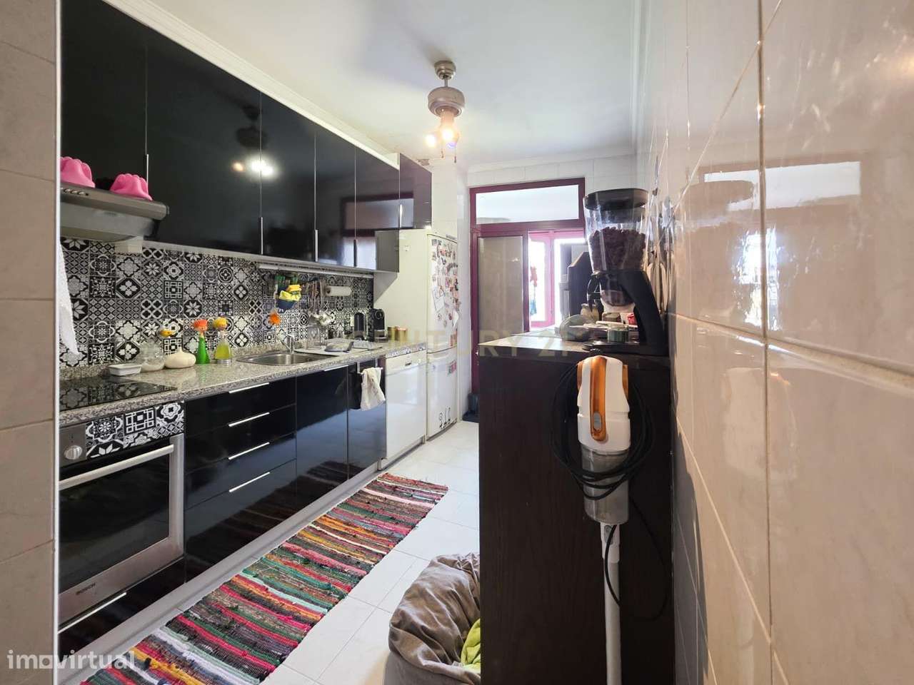 Apartamento T3 no Centro de Paredes – Espaço, Conforto e Localização P-5