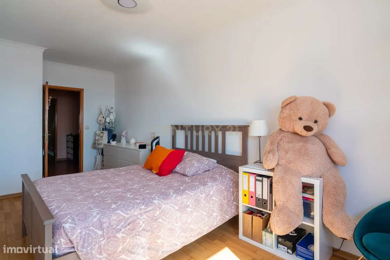 Penthouse T5 Jardins da Parede-17