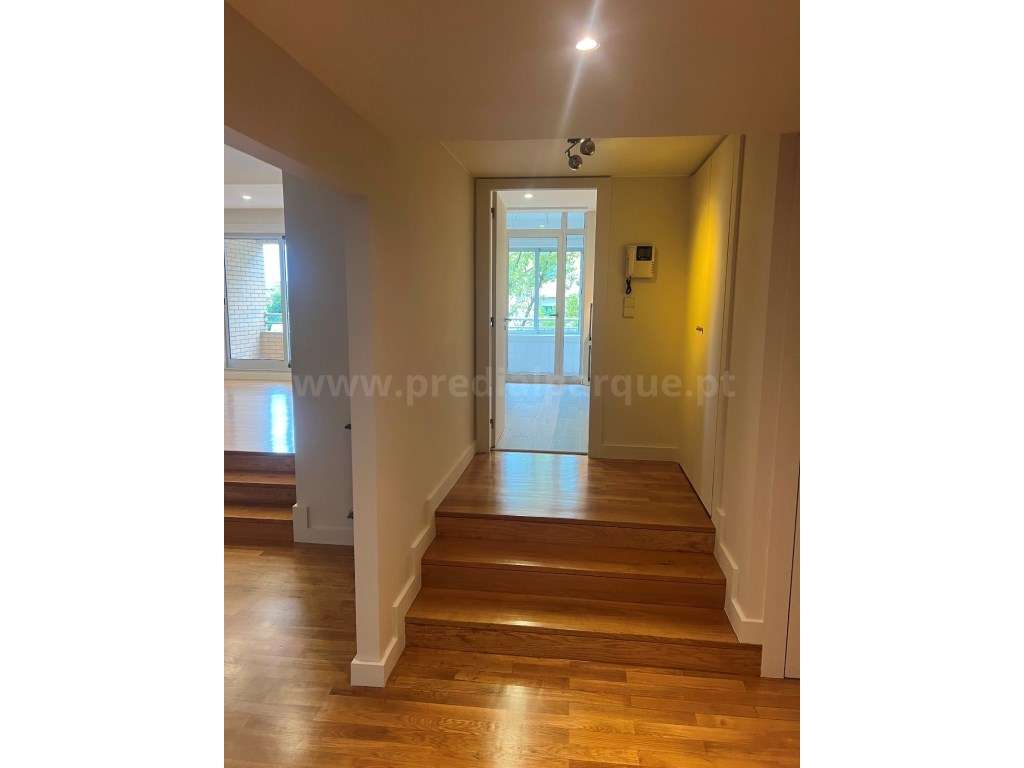 Apartamento T3 com 2 lugares de garagem, Campo Alegre - Grande imagem: 4/22