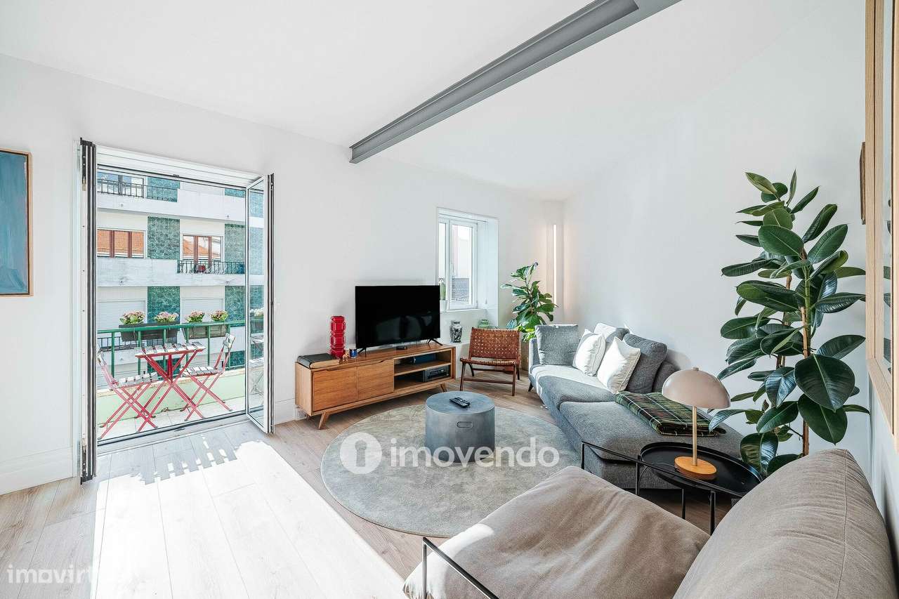 Apartamento T2 com cozinha equipada e mobilado, nas Amoreiras-4