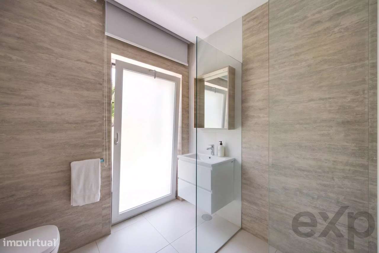Moradia T4 com Piscina Aquecida de 17,5m e Apartamento Independente em-21