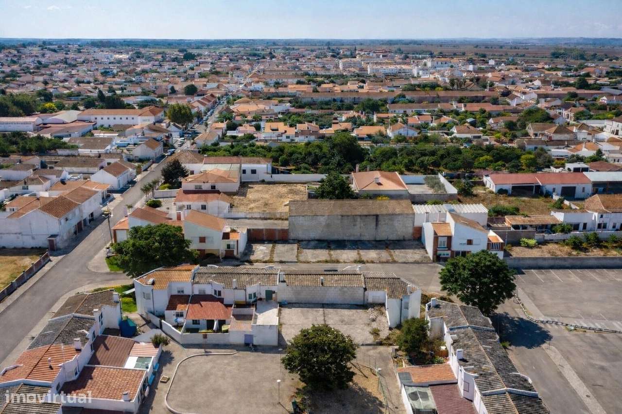 TERRENO URBANO NA VILA DE ALPIARÇA, SANTARÉM, PORTUGAL - Grande imagem: 3/28