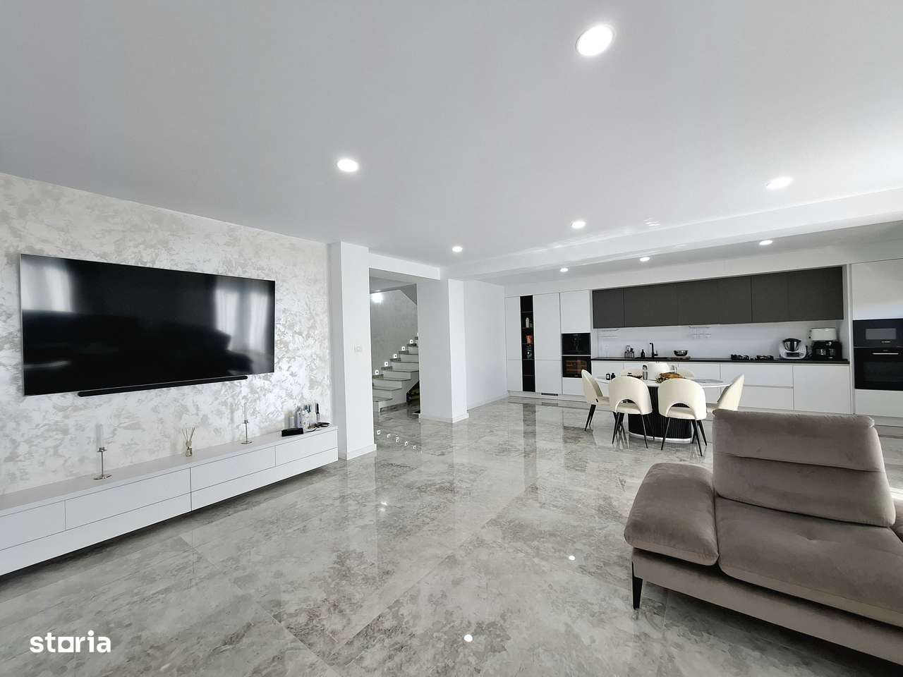 Vila cu 5 camere de vanzare, Strejnicu-1