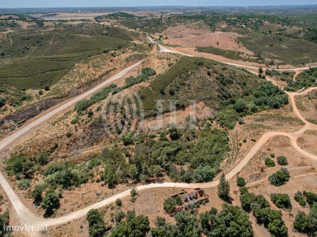 Terreno com ruína, em Portimão, Algarve - Grande imagem: 2/16