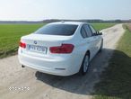 BMW Seria 3 320i - 4