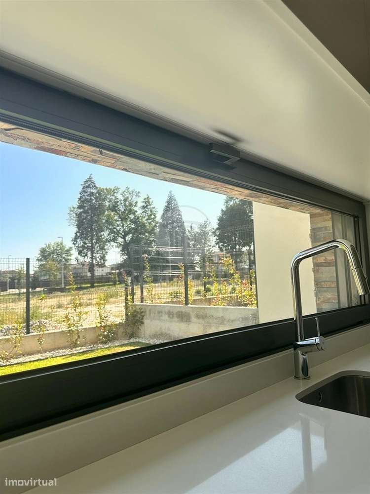 Moradia de gaveto em Palmeira, Braga-12