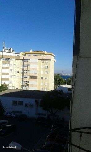 T1 não mobilado em Paço de Arcos, para arrendamento - Grande imagem: 3/10