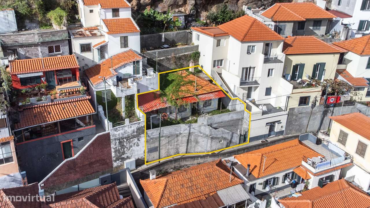 Moradia T2 no coração do Funchal-21