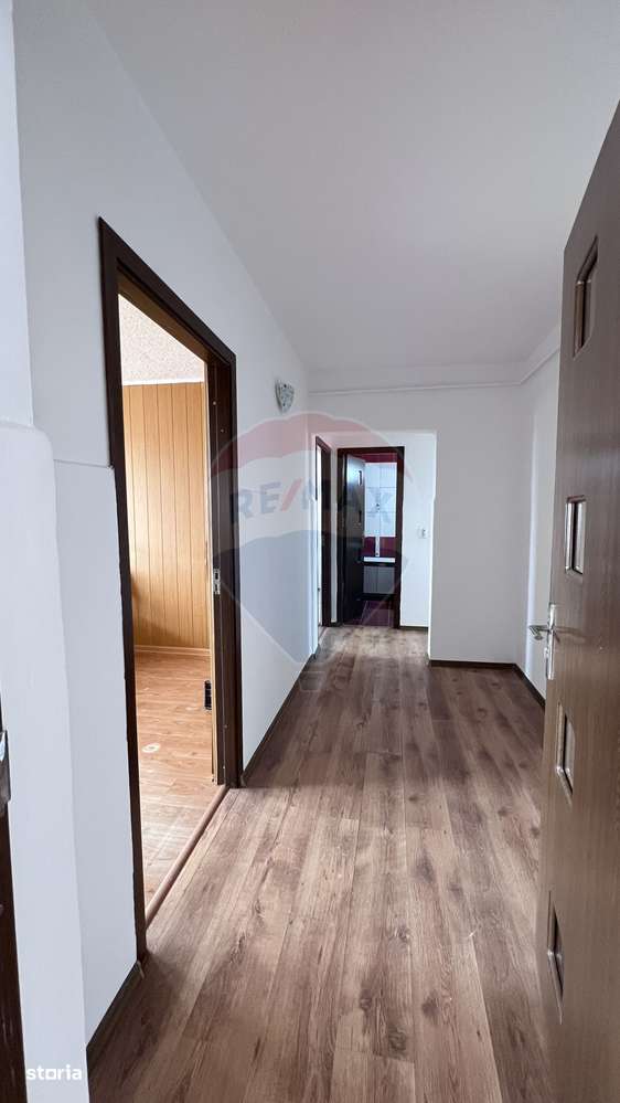 Apartament 4 camere de vanzare in Micro 16, Galați – 88,29 mp utili - Imagine principală: 3/9