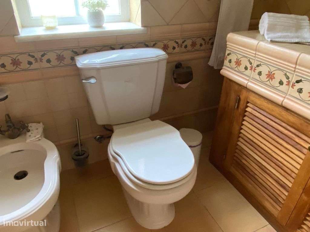 Magnífica Quinta V8 com piscina e deslumbrante vista mar. Localizada-32