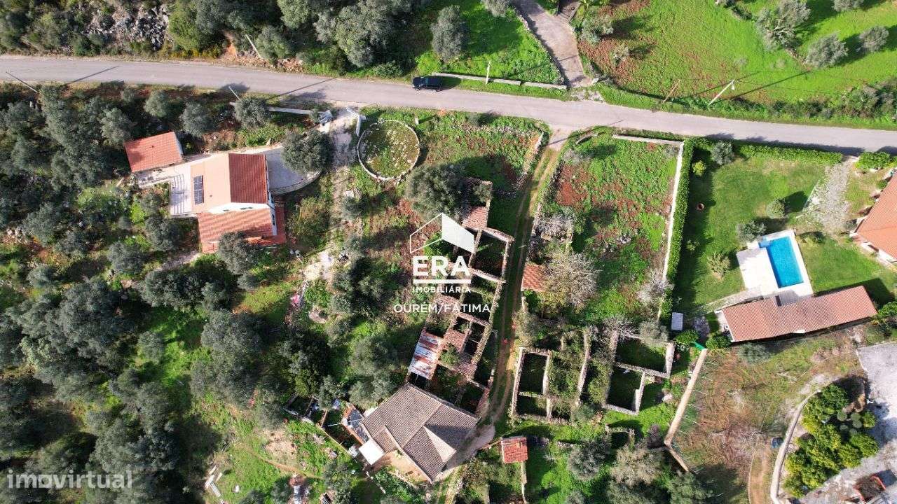 Terreno com Ruína perto de Tomar - Grande imagem: 2/25