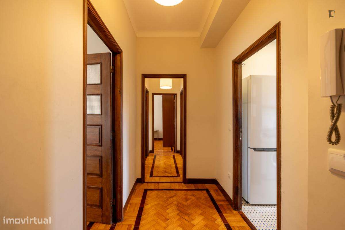 Quarto - localizado em Cedofeita Porto - Grande imagem: 5/7