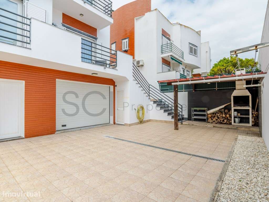 Moradia Isolada renovada T3+2 Quintinhas Cave sótão e pronta a habitar-9
