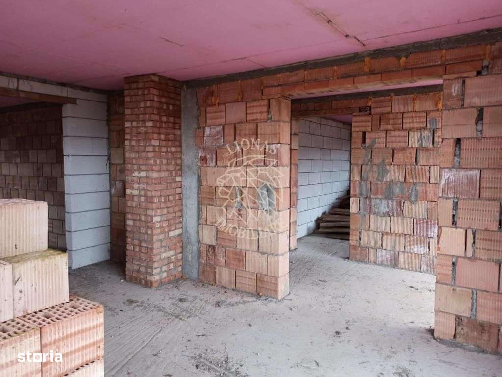 Casa la rosu 212 mp-terasa 25 mp-balcon 11 mp-teren 1034 mp-Teaca - Imagine principală: 2/8