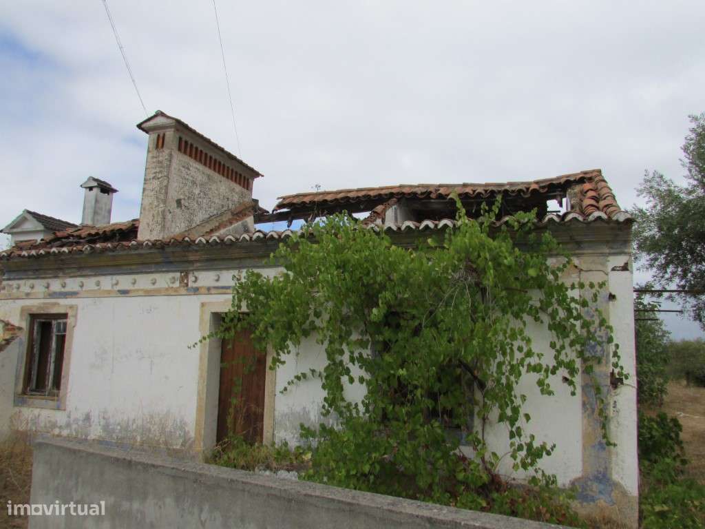 Moradia para recuperar com terreno - Grande imagem: 5/8