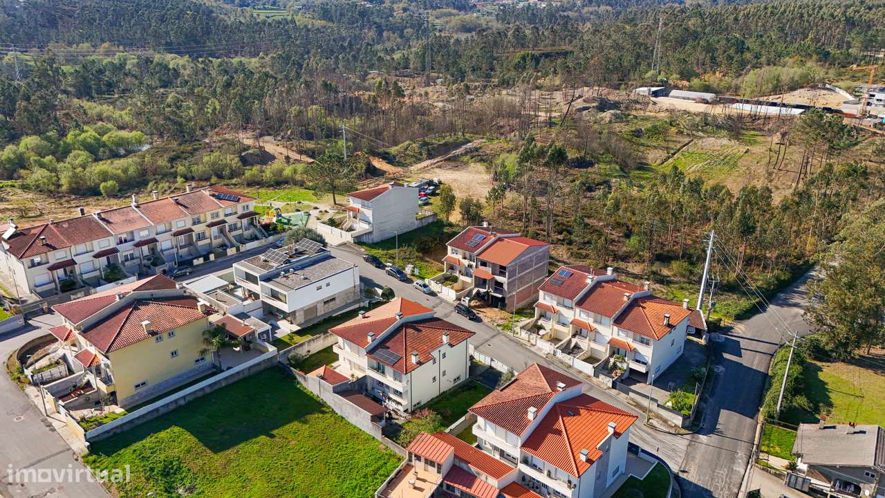 Moradia T3 por terminar em Cabanelas|Elevado potencial de investimento - Grande imagem: 2/15