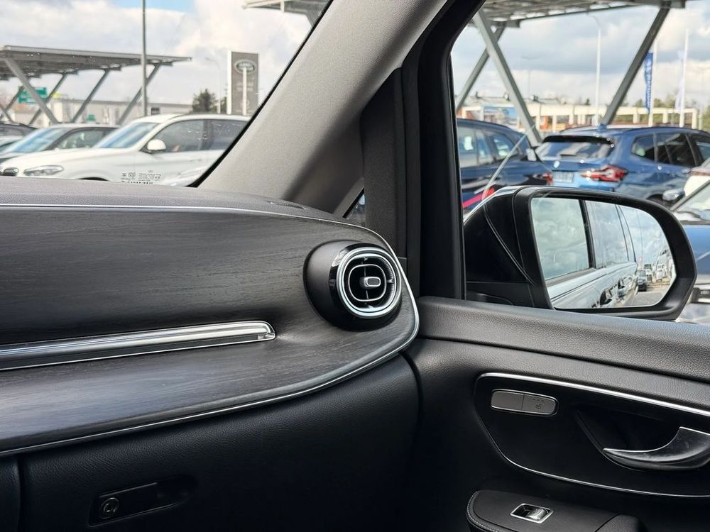 Mercedes Benz Klasa-V 300 D Extralang 4Matic 9G Tronic Avantgarde 2024 — zdjęcie 3