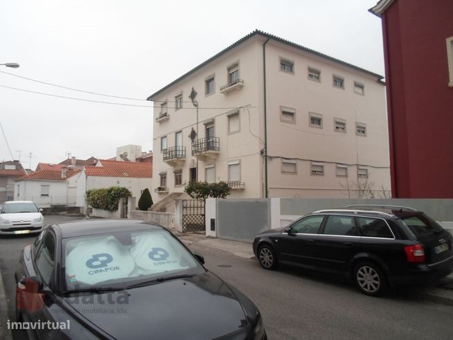 Para venda. Apartamento T3 Mobilado e Equipado em ambiente sossegad...-1