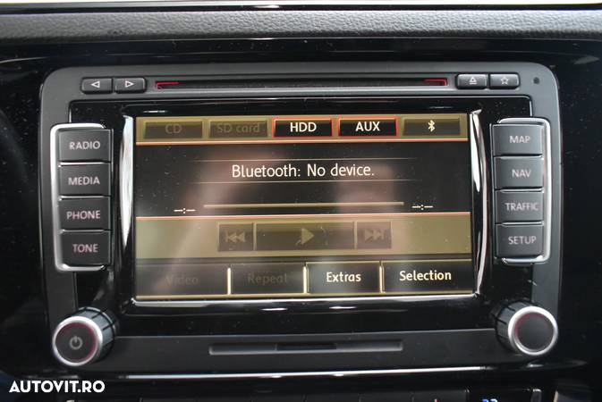 Volkswagen Jetta 2.0 TDI Comfortline - 19