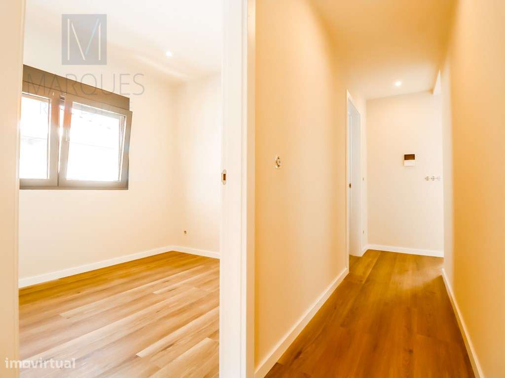 Apartamento T4 com 3 Suites em Almada-13